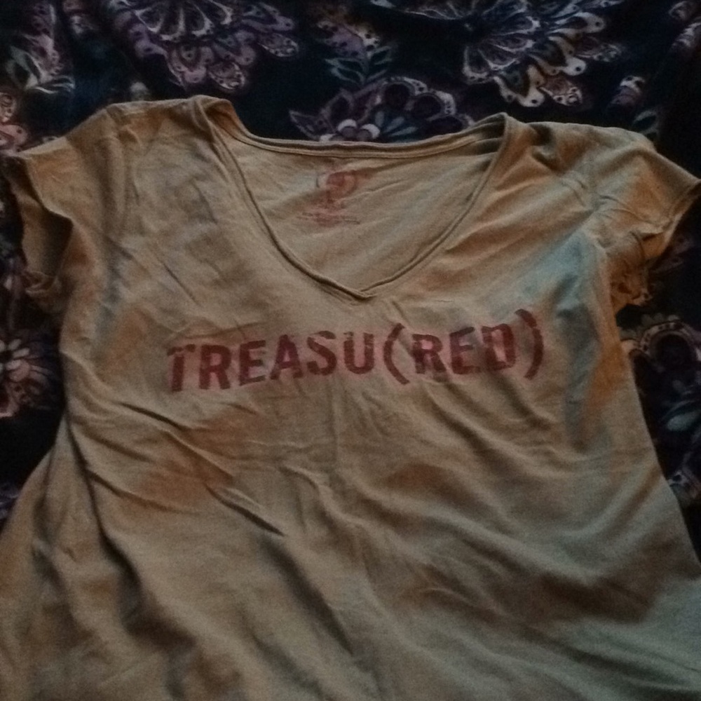Gap t-shirt